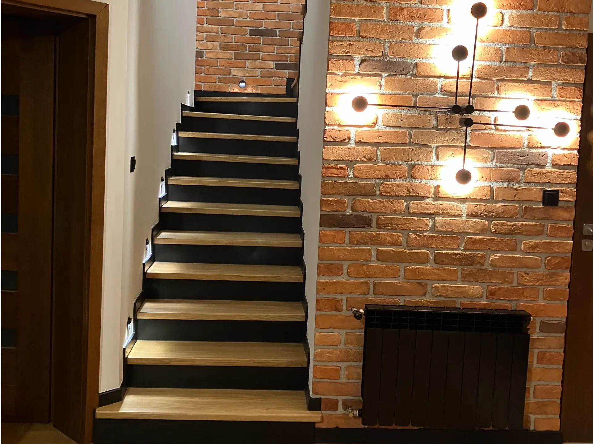 Renowacja schodów dębowych z wymianą balustrady