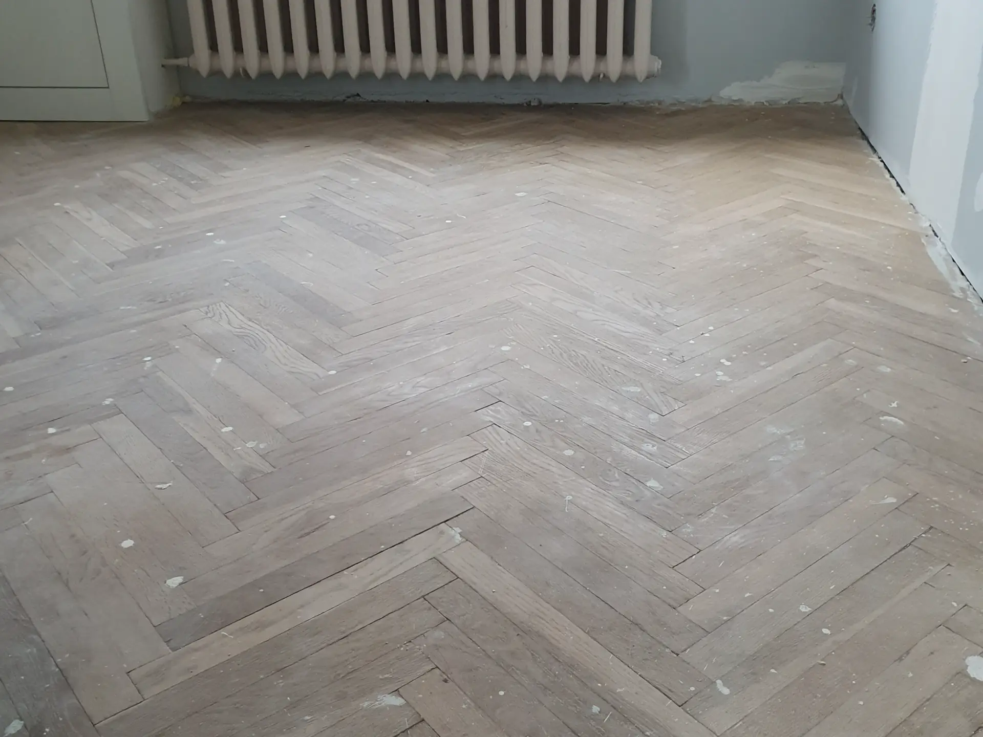 Cyklinowanie parkietu w Łodzi – podłoga przed renowacją | Renomowani.pl